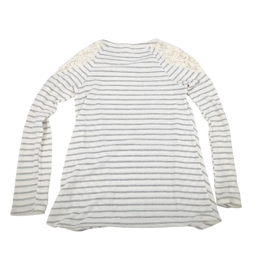 EUC Maurices White Gray Stripe Blouse Womens XS Open Shoulder